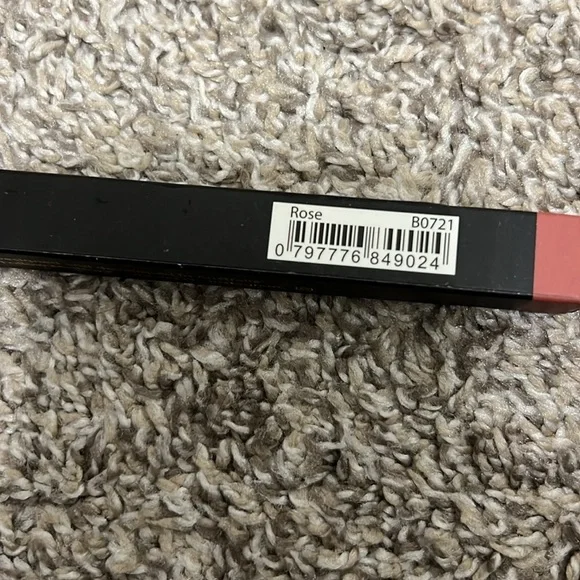 Mellow Lip Pencil - Picture 2 of 3